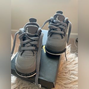 Jordan 4s (USED)